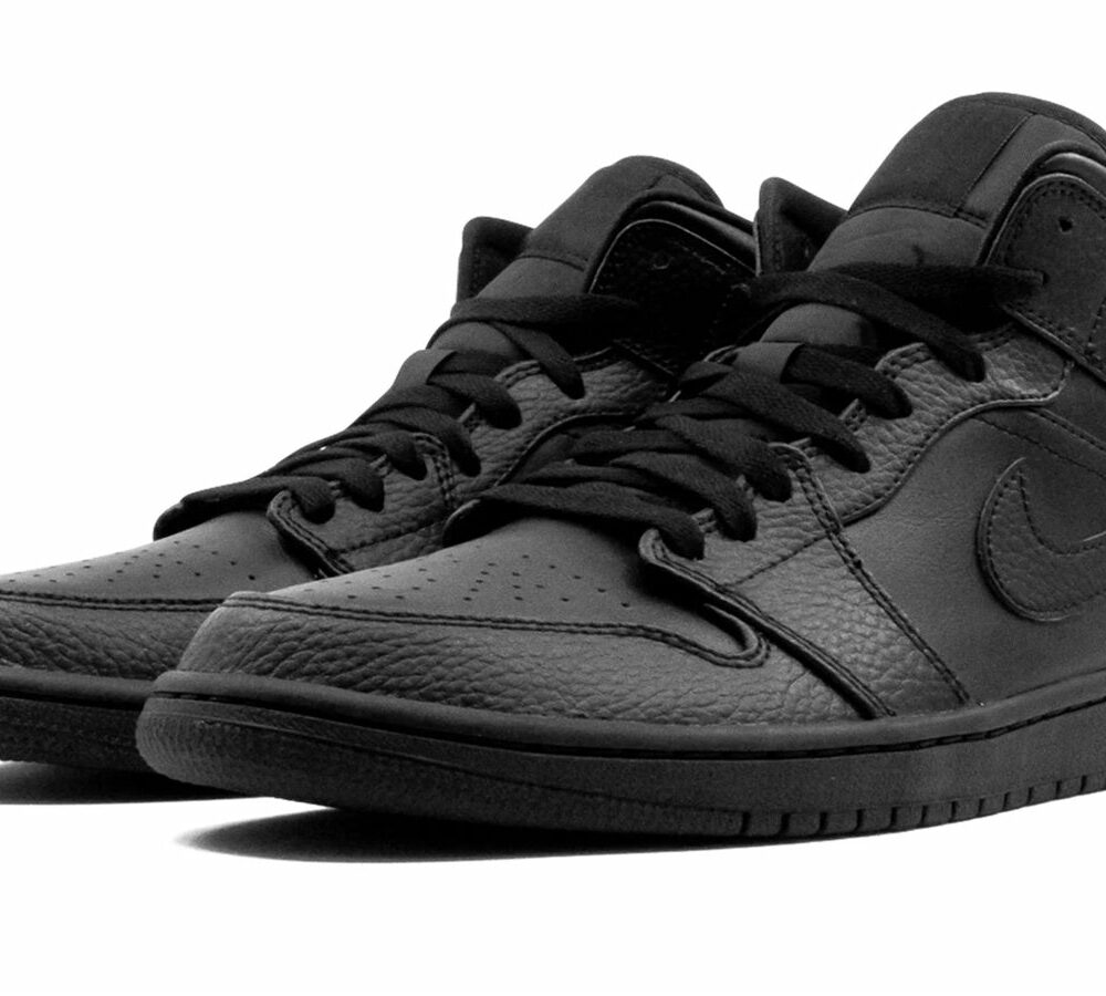 Air Jordan 1 Mid "Triple Black" 554724-091