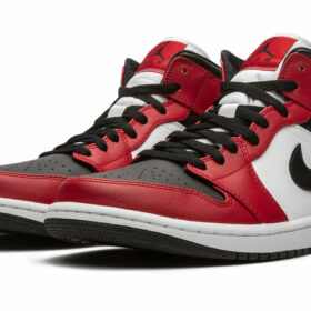 Air Jordan 1 Mid "Chicago Black Toe" 554725-069