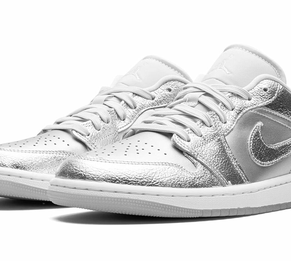 Air Jordan 1 Low SE WMNS "Metallic Silver" FN5030-001