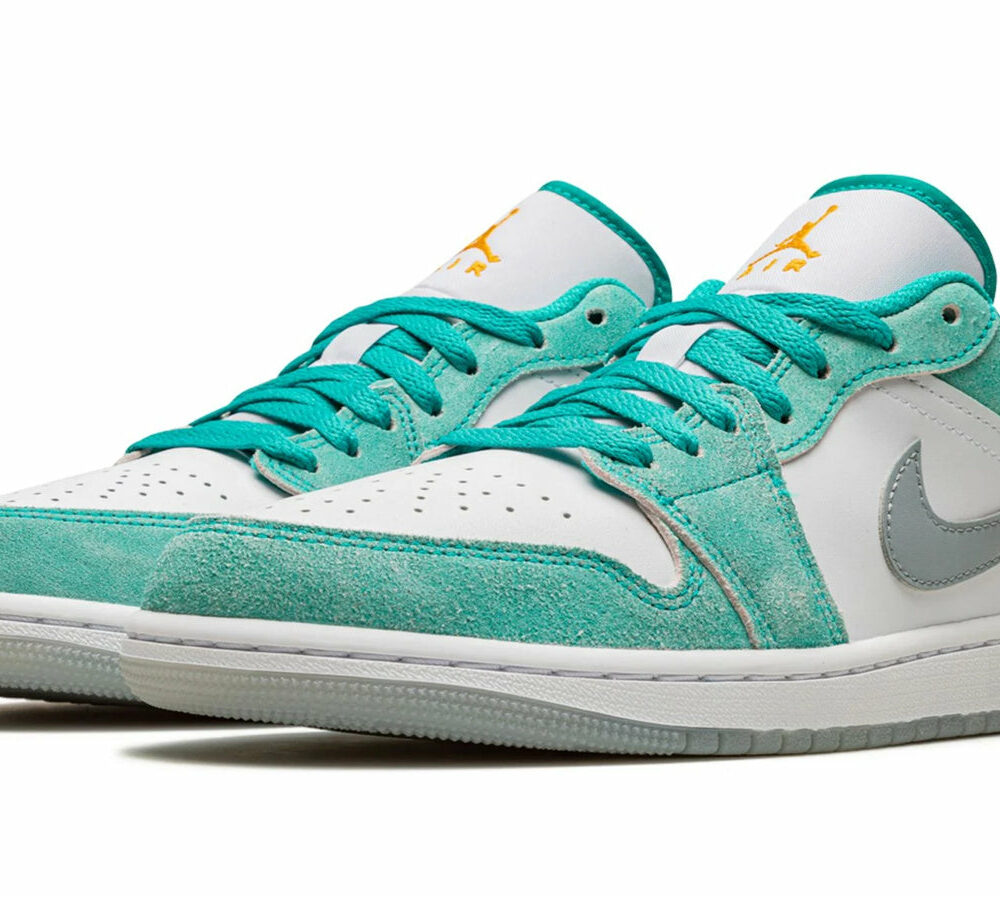 Air Jordan 1 Low SE "New Emerald" DO8244-301