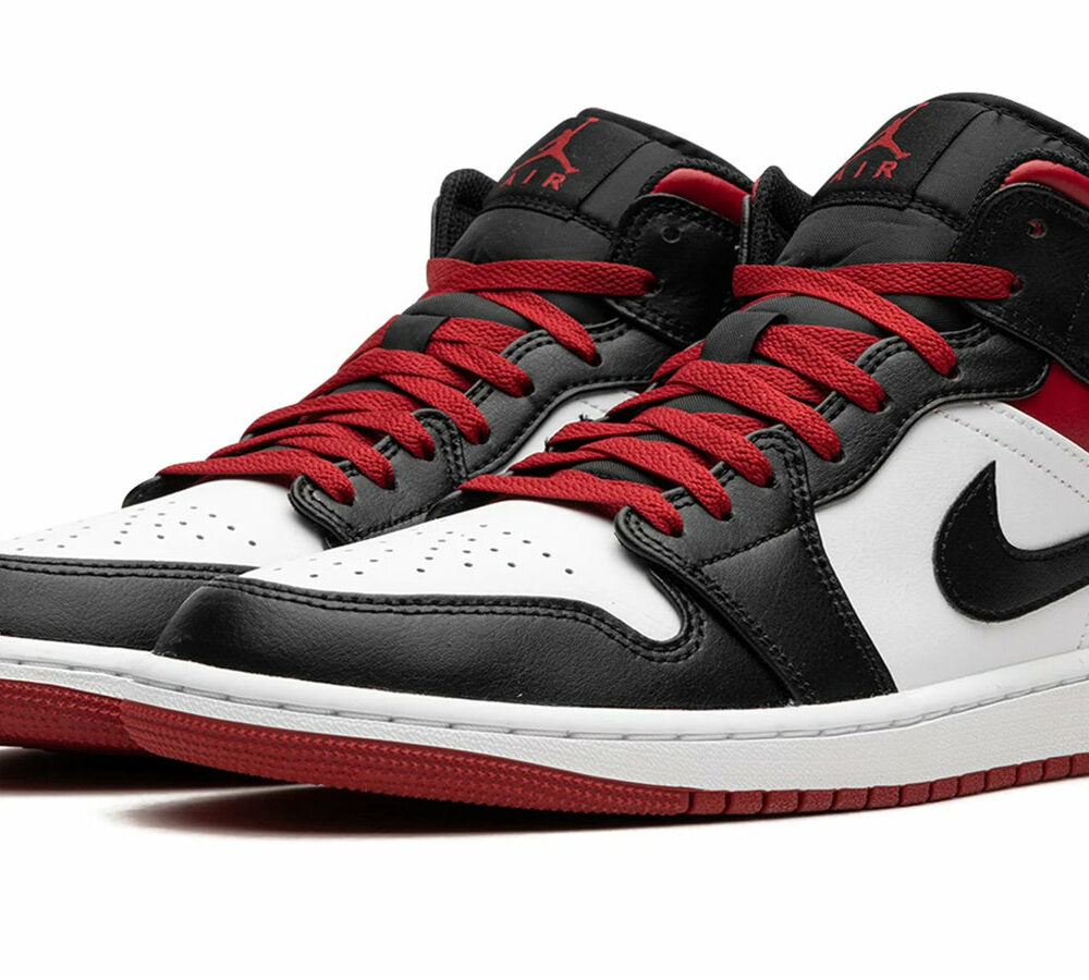 Air Jordan 1 Mid "Gym Red Black Toe" DQ8426-106