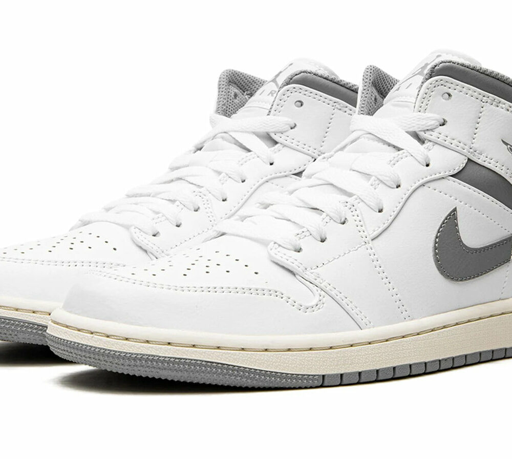 Air Jordan 1 Mid "White / Stealth Grey" 554725-135