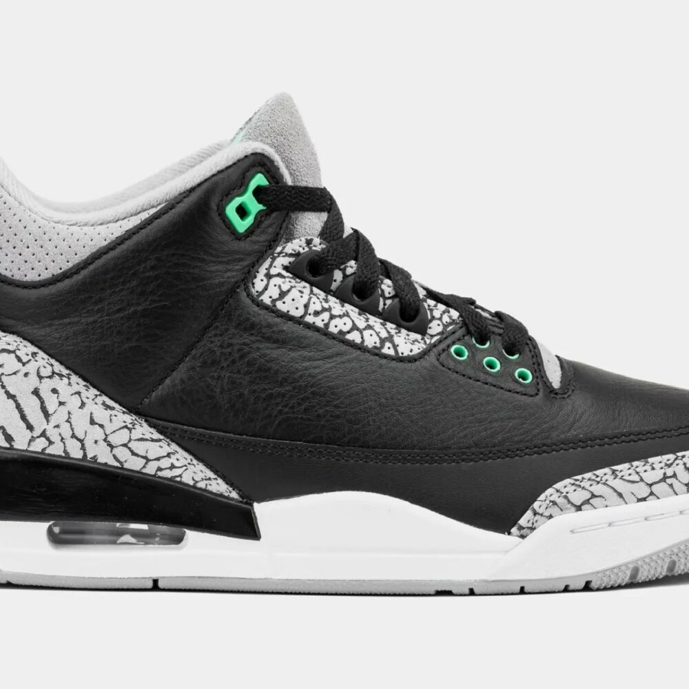 Air Jordan 3 Retro "Green Glow" CT8532-031